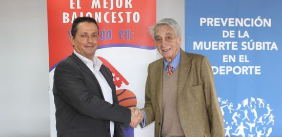 Juan Martín Caño y Francisco Chacón tras firmar el convenio en la sede de la FBM.